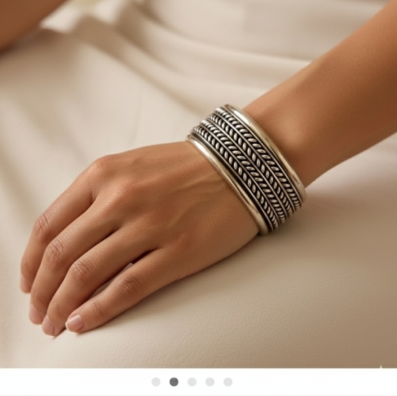 TOM HAWK NAVAJO Accessories - Chic Silver Rope Design Cuff Bracelet Vintage.